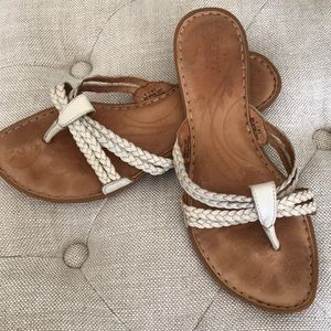Born sandals size 9